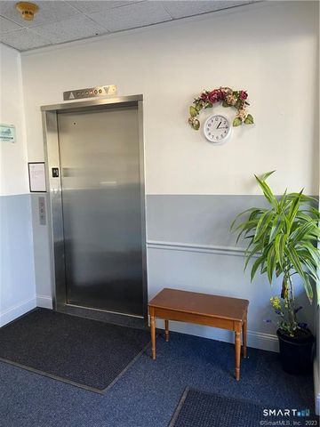 1838 Black Rock Turnpike 207, Fairfield, CT 06825