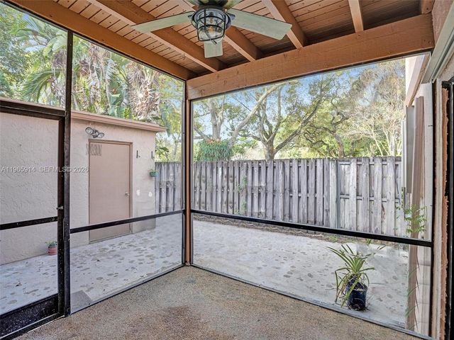 6 Chestnut Cir, Cooper City, FL 33026