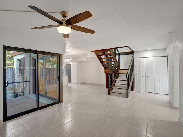 6 Chestnut Cir, Cooper City, FL 33026