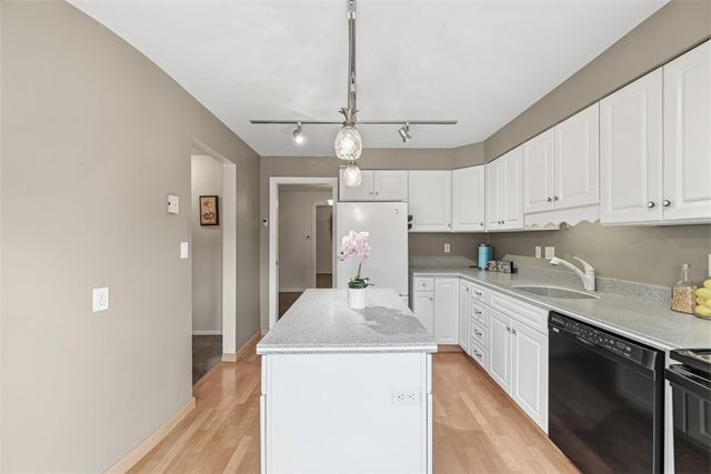 304 Rainprint Ln, Murrysville, PA 15668