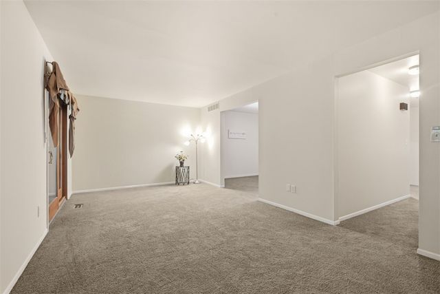 304 Rainprint Ln, Murrysville, PA 15668