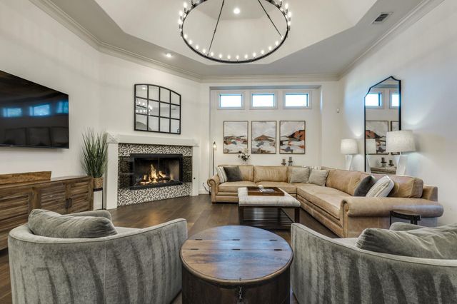 3 The Hills DR, The Hills, TX 78738