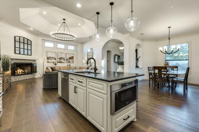 3 The Hills DR, The Hills, TX 78738