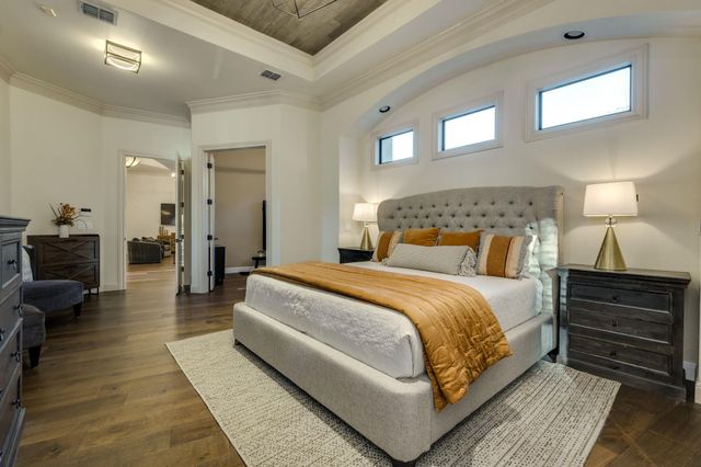 3 The Hills DR, The Hills, TX 78738