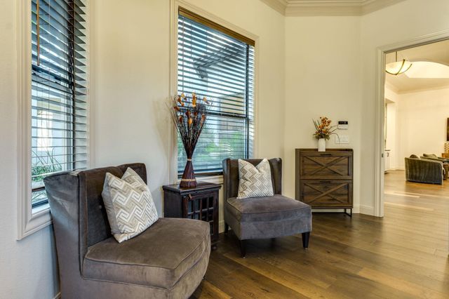 3 The Hills DR, The Hills, TX 78738