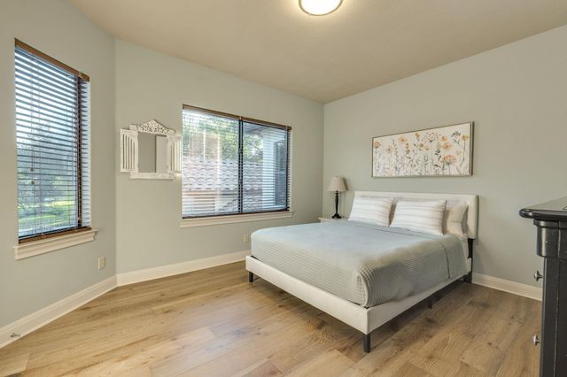 3 The Hills DR, The Hills, TX 78738