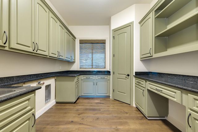 3 The Hills DR, The Hills, TX 78738