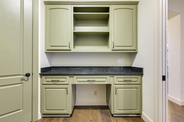 3 The Hills DR, The Hills, TX 78738