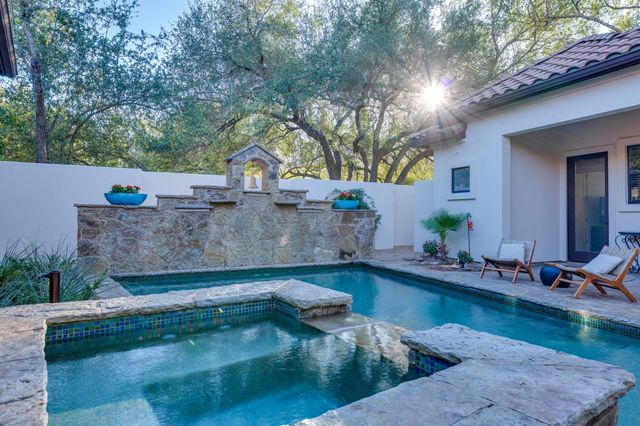 3 The Hills DR, The Hills, TX 78738