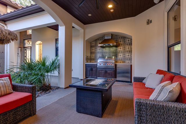 3 The Hills DR, The Hills, TX 78738