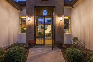 3 The Hills DR, The Hills, TX 78738