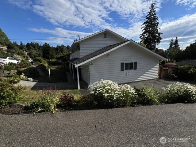 19827 11th Avenue NW, Shoreline, WA 98177