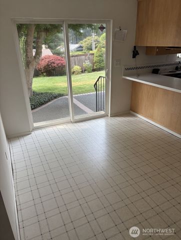 19827 11th Avenue NW, Shoreline, WA 98177