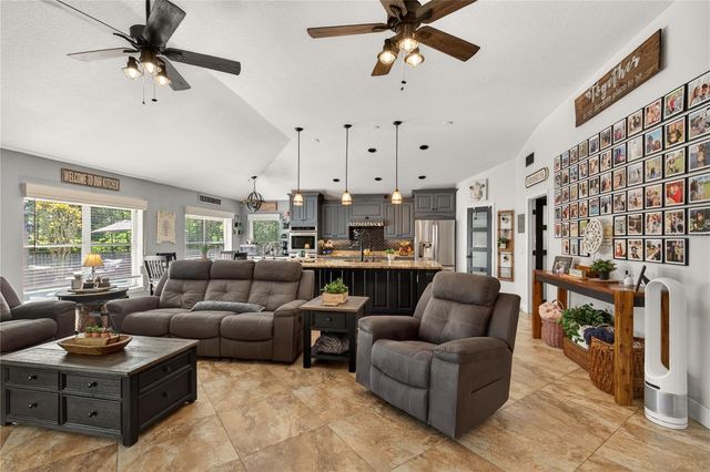 2040 PARK FOREST BOULEVARD, Mount Dora, FL 32757