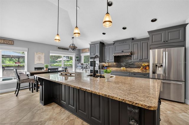 2040 PARK FOREST BOULEVARD, Mount Dora, FL 32757