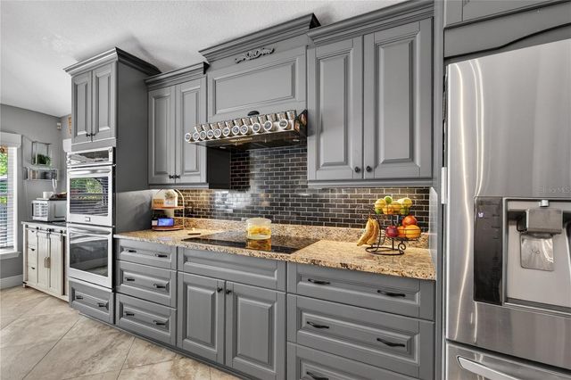 2040 PARK FOREST BOULEVARD, Mount Dora, FL 32757