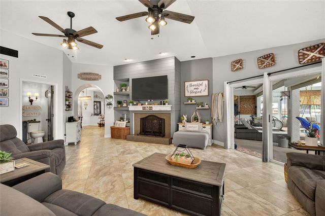 2040 PARK FOREST BOULEVARD, Mount Dora, FL 32757