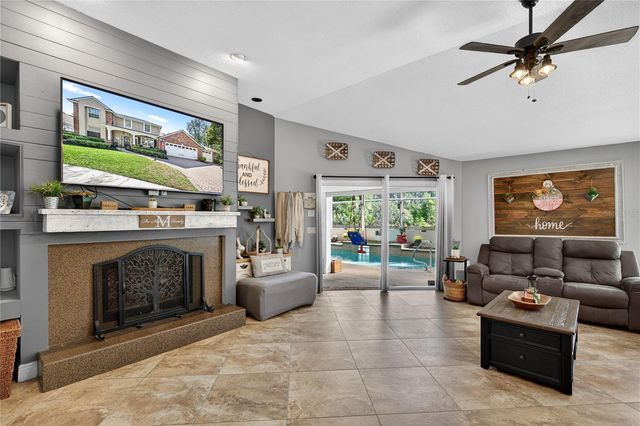 2040 PARK FOREST BOULEVARD, Mount Dora, FL 32757