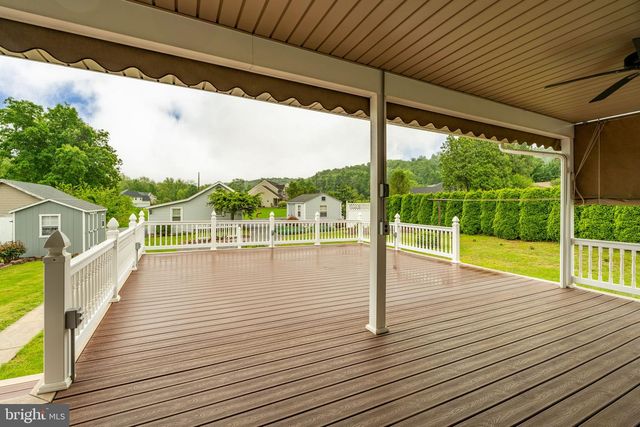 852 FRITZTOWN RD, Reading, PA 19608