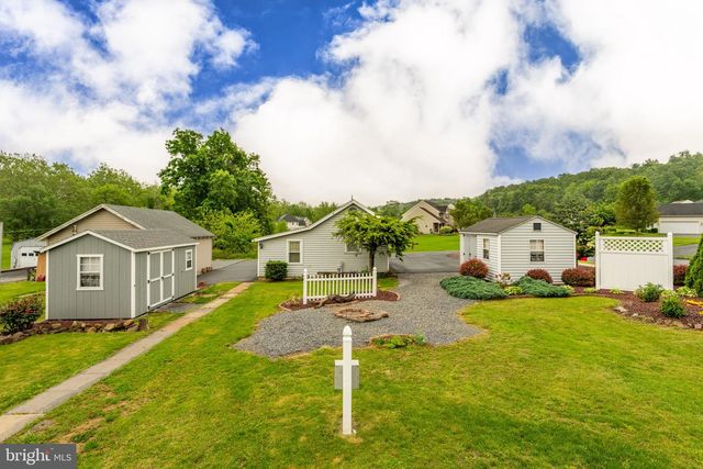 852 FRITZTOWN RD, Reading, PA 19608
