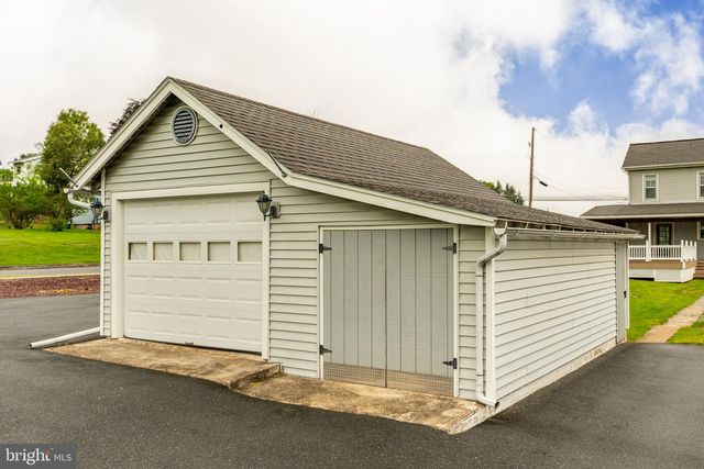 852 FRITZTOWN RD, Reading, PA 19608