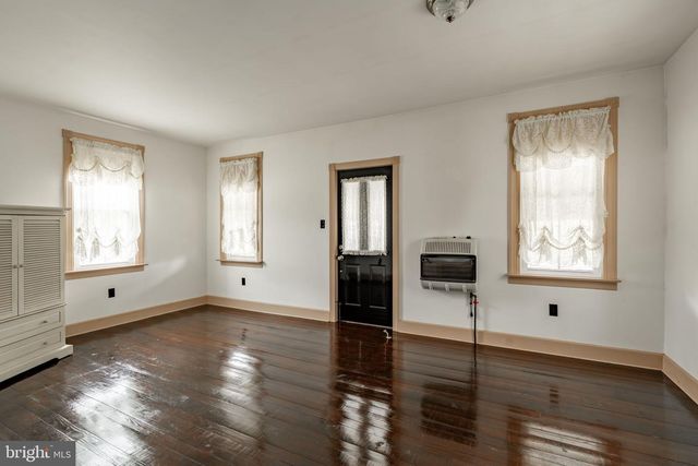 852 FRITZTOWN RD, Reading, PA 19608