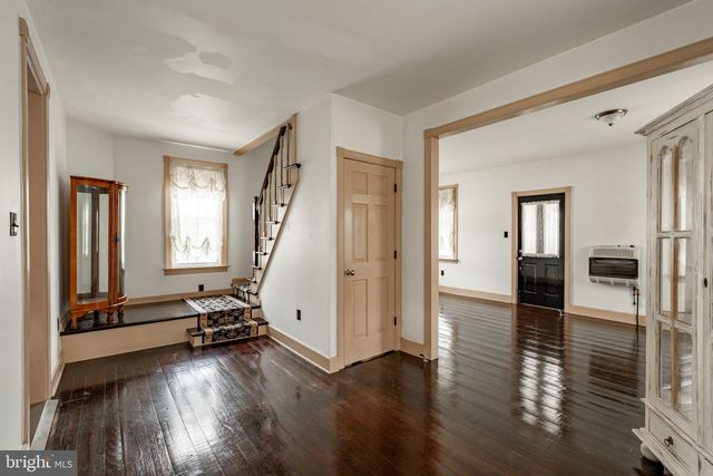 852 FRITZTOWN RD, Reading, PA 19608