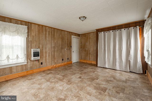 852 FRITZTOWN RD, Reading, PA 19608