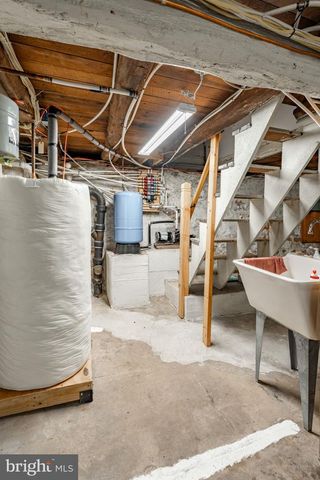 852 FRITZTOWN RD, Reading, PA 19608