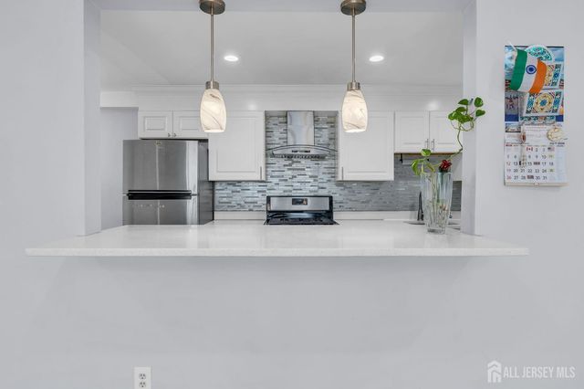 189 Bexley Lane, Piscataway, NJ 08854