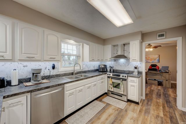 2616 Glenn Avenue, Evansville, IN 47711