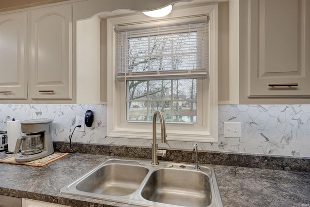 2616 Glenn Avenue, Evansville, IN 47711