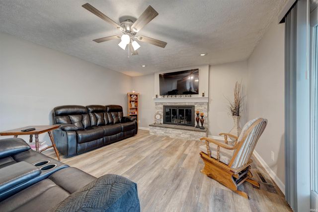 2616 Glenn Avenue, Evansville, IN 47711