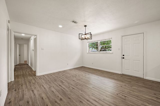 2805 Yates Street, Fort Worth, TX 76133