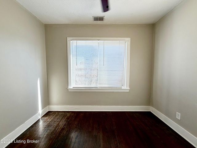 4830 S 4th St, Louisville, KY 40214