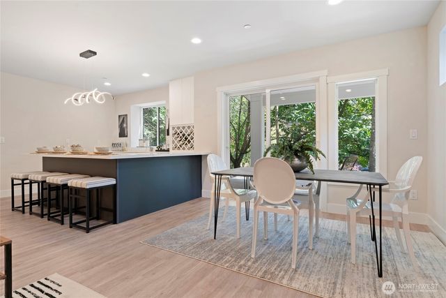 955 103rd Avenue SE, Bellevue, WA 98004