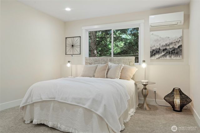 955 103rd Avenue SE, Bellevue, WA 98004