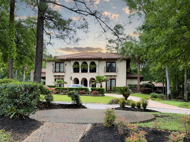 18 Majestic Falls Drive, Houston, TX 77339