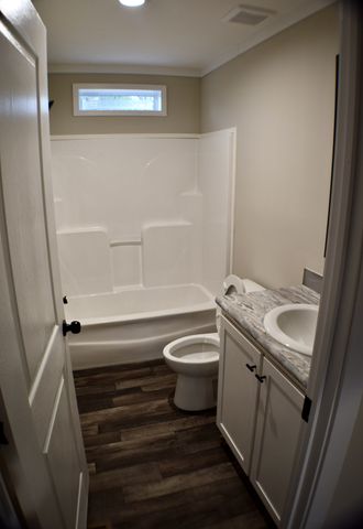 416 River St, Hartsville, TN 37074