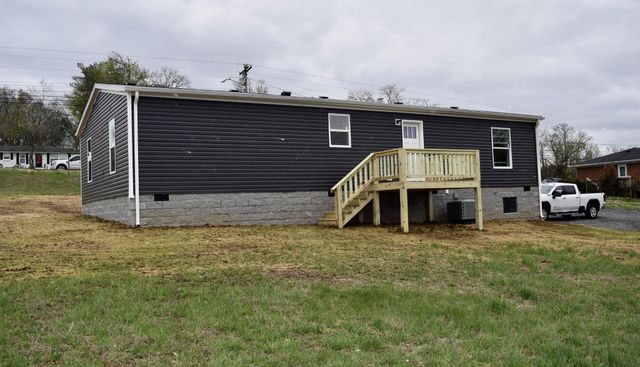 416 River St, Hartsville, TN 37074