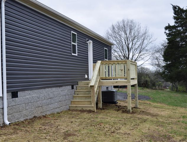 416 River St, Hartsville, TN 37074