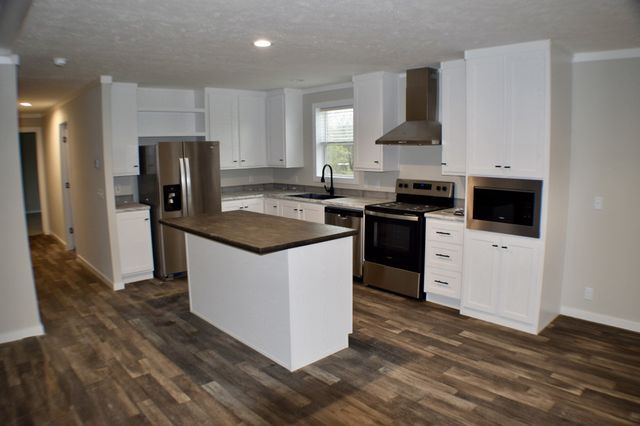 416 River St, Hartsville, TN 37074