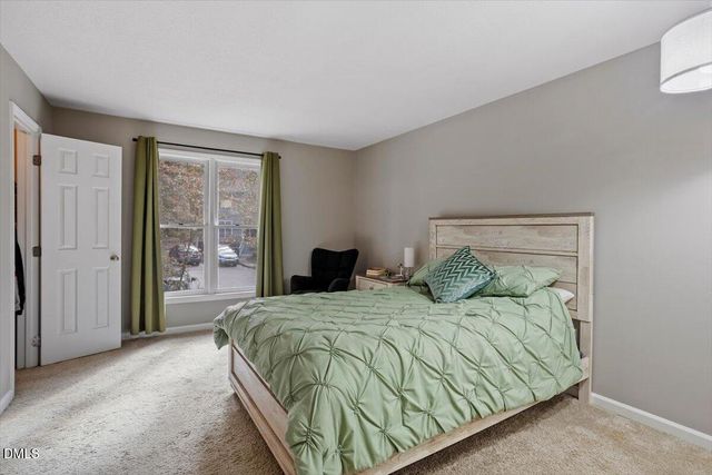 100 Hunting Chase 1d, Cary, NC 27513