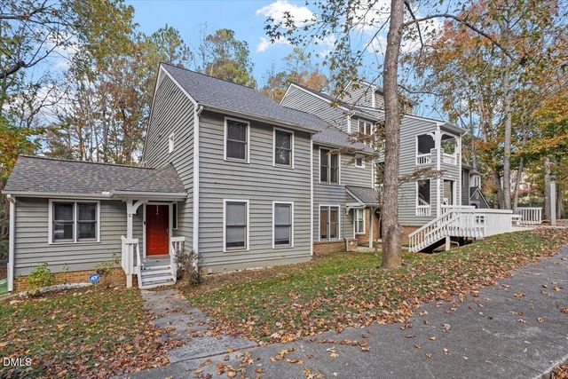 100 Hunting Chase 1d, Cary, NC 27513