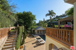 900 Chantilly Road, Los Angeles, CA 90077