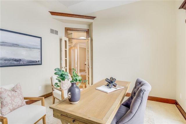 708 NE Lake Pointe Drive, Lee's Summit, MO 64064