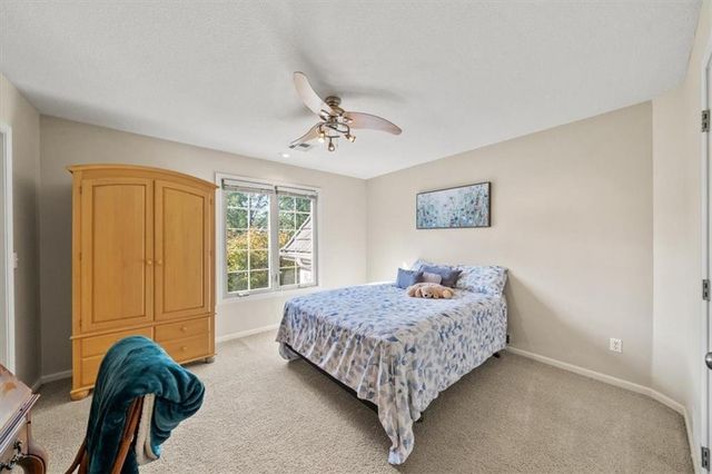 708 NE Lake Pointe Drive, Lee's Summit, MO 64064