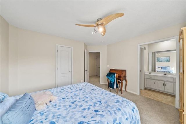 708 NE Lake Pointe Drive, Lee's Summit, MO 64064