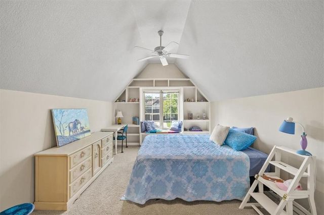 708 NE Lake Pointe Drive, Lee's Summit, MO 64064