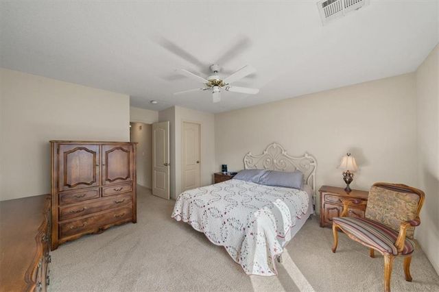 708 NE Lake Pointe Drive, Lee's Summit, MO 64064